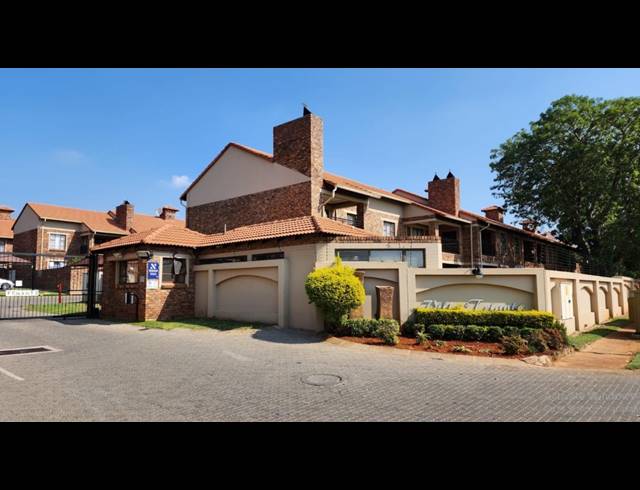 2 BEDROOM APARTMENT FOR SALE IN MAGALIESKRUIN